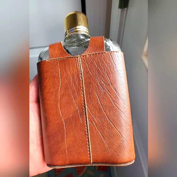 Vintage Flask🍸🍷🍹 - Picture 4 of 11